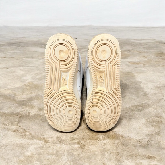 Nike White and Cream Men's Sneakers - Picture 2 of 2